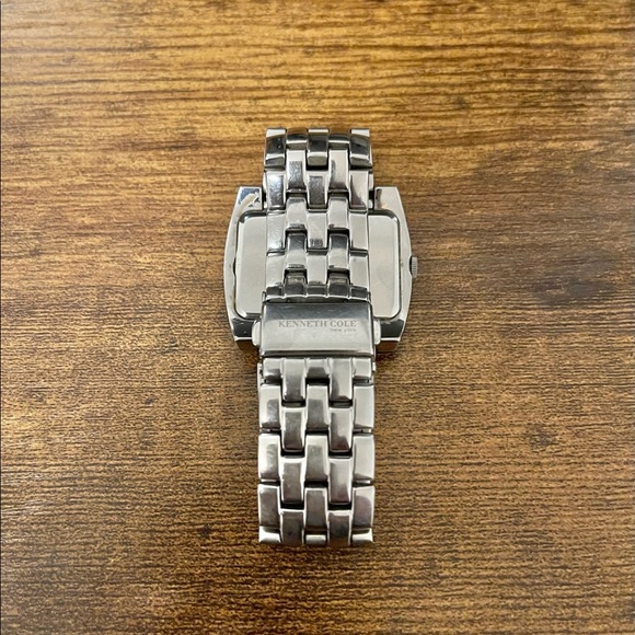 Kenneth Cole Watch Women Silver Tone Date Rectangle Dial New Battery 6” - Picture 4 of 4